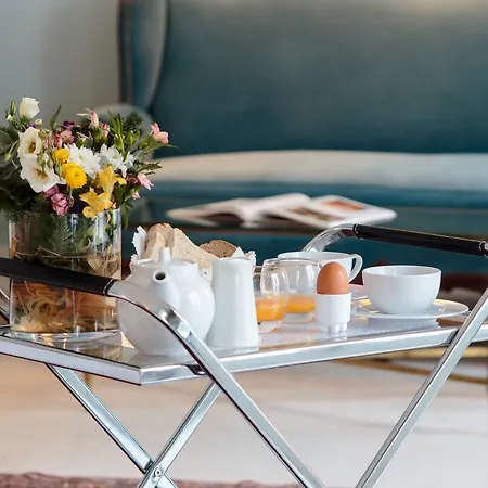 Гостьовий будинок Dear - Palace Chiado 4*